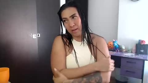 Snapshot of gaby_bluexx chatting on 07.14.26 Gaby Blue online show from 07.14.26