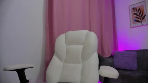Snapshot of gaby_foox chatting on 04.28.26 gaby online show from 04.28.26