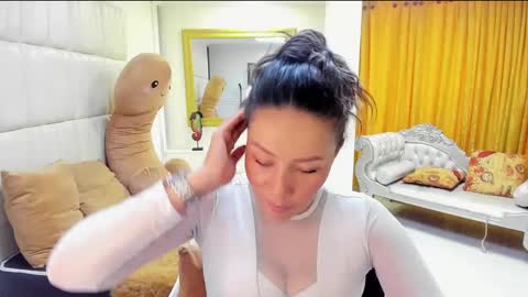 Snapshot of gaby_trent chatting on 12.06.24 gabriela online show from 12.06.24