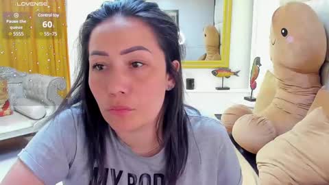 Snapshot of gaby_trent chatting on 01.28.25 gabriela online show from 01.28.25