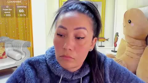 Snapshot of gaby_trent chatting on 01.29.25 gabriela online show from 01.29.25