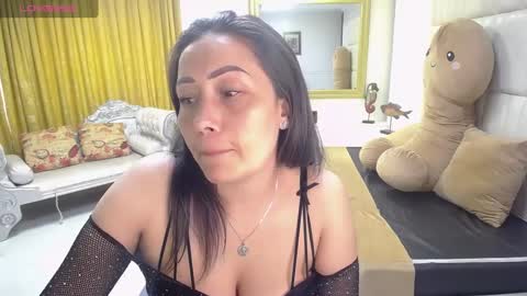 Snapshot of gaby_trent chatting on 02.10.25 gabriela online show from 02.10.25