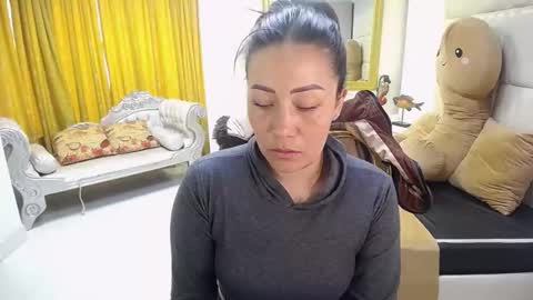 Snapshot of gaby_trent chatting on 02.12.25 gabriela online show from 02.12.25