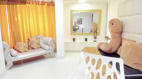 Snapshot of gaby_trent chatting on 02.28.25 gabriela online show from 02.28.25