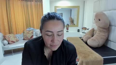 Snapshot of gaby_trent chatting on 09.10.25 gabriela online show from 09.10.25