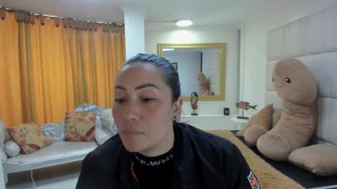 Snapshot of gaby_trent chatting on 09.11.25 gabriela online show from 09.11.25