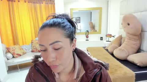 Snapshot of gaby_trent chatting on 09.12.25 gabriela online show from 09.12.25