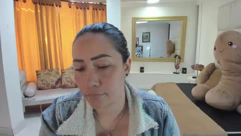 Snapshot of gaby_trent chatting on 09.16.25 gabriela online show from 09.16.25