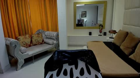 Snapshot of gaby_trent chatting on 09.29.25 gabriela online show from 09.29.25