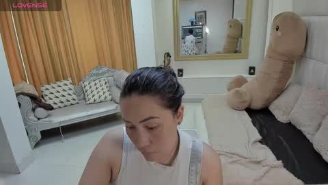 Snapshot of gaby_trent chatting on 04.21.26 gabriela online show from 04.21.26