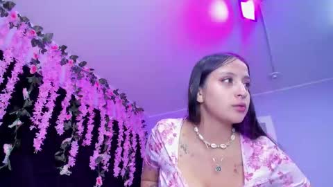 Snapshot of gabyy_cooper chatting on 05.25.26 gabby cooper online show from 05.25.26