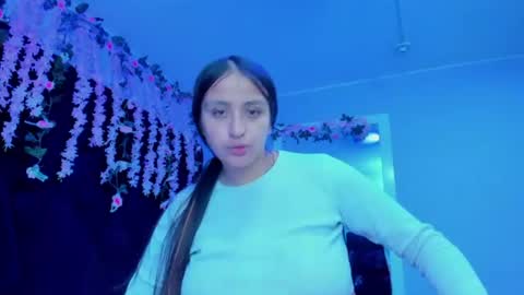 Snapshot of gabyy_cooper chatting on 06.17.26 gabby cooper online show from 06.17.26