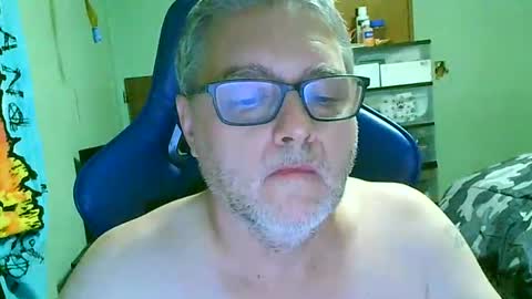 Snapshot of gadude45 chatting on 09.10.25 gadude45 online show from 09.10.25