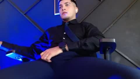 Snapshot of gael_williams3 chatting on 02.18.25 gael_williams3 online show from 02.18.25