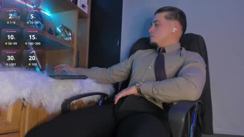 Snapshot of gael_williams3 chatting on 10.02.25 gael_williams3 online show from 10.02.25