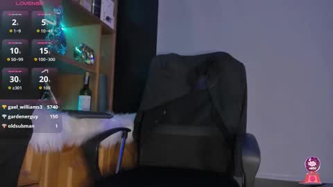 Snapshot of gael_williams3 chatting on 10.31.25 gael_williams3 online show from 10.31.25