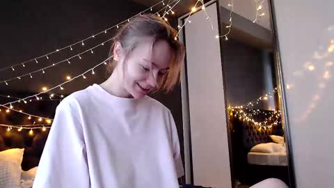 Snapshot of galaxyandromeda chatting on 12.05.25 My name Lou 3 online show from 12.05.25