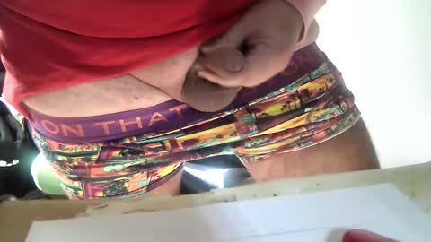 Snapshot of gallimanxxleu chatting on 10.24.25 Stutzen online show from 10.24.25