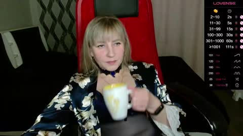 Snapshot of ganet469 chatting on 11.21.25 Janette online show from 11.21.25