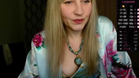 Snapshot of ganet469 chatting on 11.26.25 Janette online show from 11.26.25