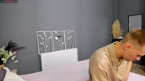 Max and Eva online show from 04.04.26