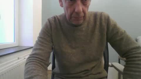 Snapshot of garou75 chatting on 02.17.26 garou75 online show from 02.17.26