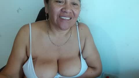 Snapshot of gatika_sexy chatting on 01.19.25 katia online show from 01.19.25