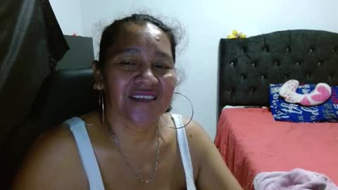 Snapshot of gatika_sexy chatting on 09.29.25 katia online show from 09.29.25