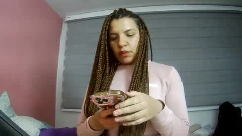 Snapshot of gatubelahotxxx chatting on 06.18.26 gatubelahotxxx online show from 06.18.26