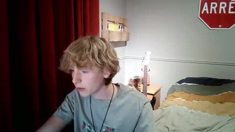 gayblondboy online show from 10.25.25