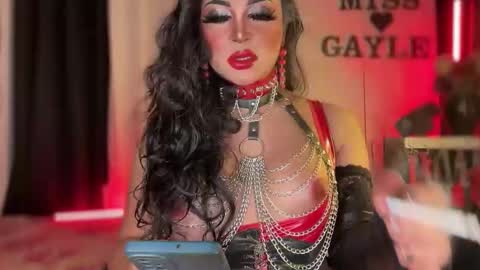 Snapshot of gaylecious chatting on 11.26.25 gayle online show from 11.26.25