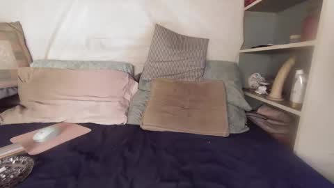 gayrobbin online show from 04.15.26