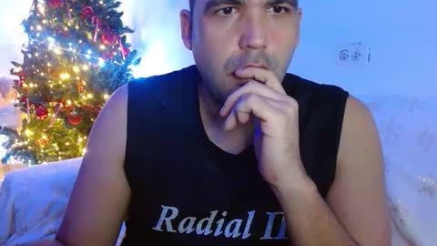 Snapshot of geeklatin88 chatting on 12.17.25 geeklatin88 online show from 12.17.25