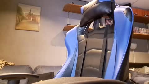 Snapshot of geile_brabander_1992 chatting on 01.28.25 geile_brabander_1992 online show from 01.28.25