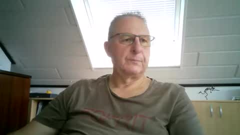 Snapshot of geiler_harald chatting on 10.10.25 Harald online show from 10.10.25