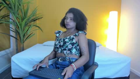 Snapshot of gema_beltran chatting on 05.22.26 gema_beltran online show from 05.22.26