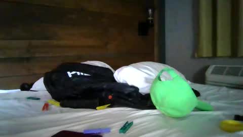 Snapshot of genderpalooza chatting on 01.23.25 Lenzy LaCanada online show from 01.23.25