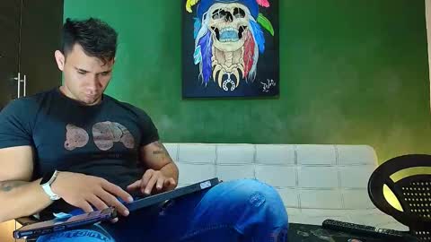 Snapshot of gendersonfit chatting on 02.18.26 gendersonfit online show from 02.18.26