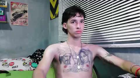 Snapshot of gendo_05 chatting on 09.08.25 GENDO online show from 09.08.25