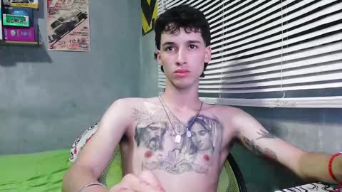 Snapshot of gendo_05 chatting on 09.12.25 GENDO online show from 09.12.25