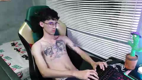 Snapshot of gendo_05 chatting on 09.30.25 GENDO online show from 09.30.25