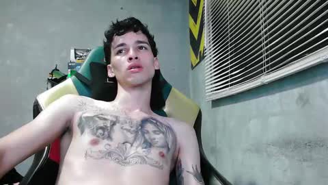 Snapshot of gendo_05 chatting on 10.06.25 GENDO online show from 10.06.25