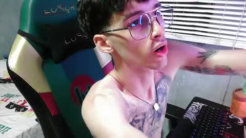 Snapshot of gendo_05 chatting on 10.09.25 GENDO online show from 10.09.25