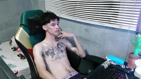 Snapshot of gendo_05 chatting on 10.10.25 GENDO online show from 10.10.25