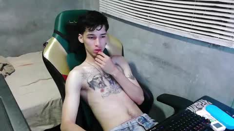 Snapshot of gendo_05 chatting on 10.12.25 GENDO online show from 10.12.25