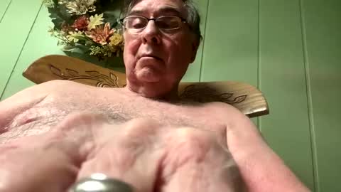 Snapshot of geneox chatting on 12.28.24 GeneOx online show from 12.28.24