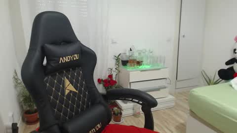 Snapshot of genesisgems11_ chatting on 02.28.25 Genesis online show from 02.28.25