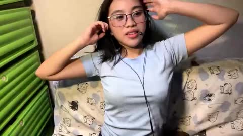 Snapshot of genesistresvant chatting on 02.09.26 Yuki online show from 02.09.26