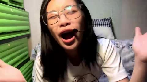 Snapshot of genesistresvant chatting on 02.10.26 Yuki online show from 02.10.26