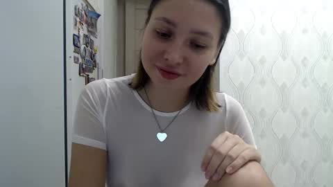 Snapshot of genev__ievee chatting on 11.18.25 genev__ievee online show from 11.18.25